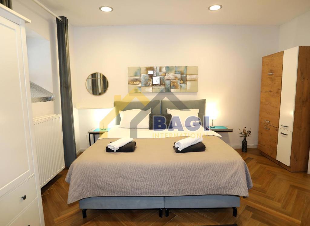 Prodaja Pula Center Dva garsonjera 43m2