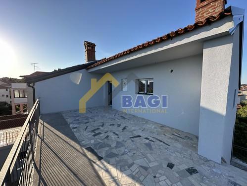 ISTRA - ROVINJ Hiša s tremi stanovanji, investicijska priložnost!