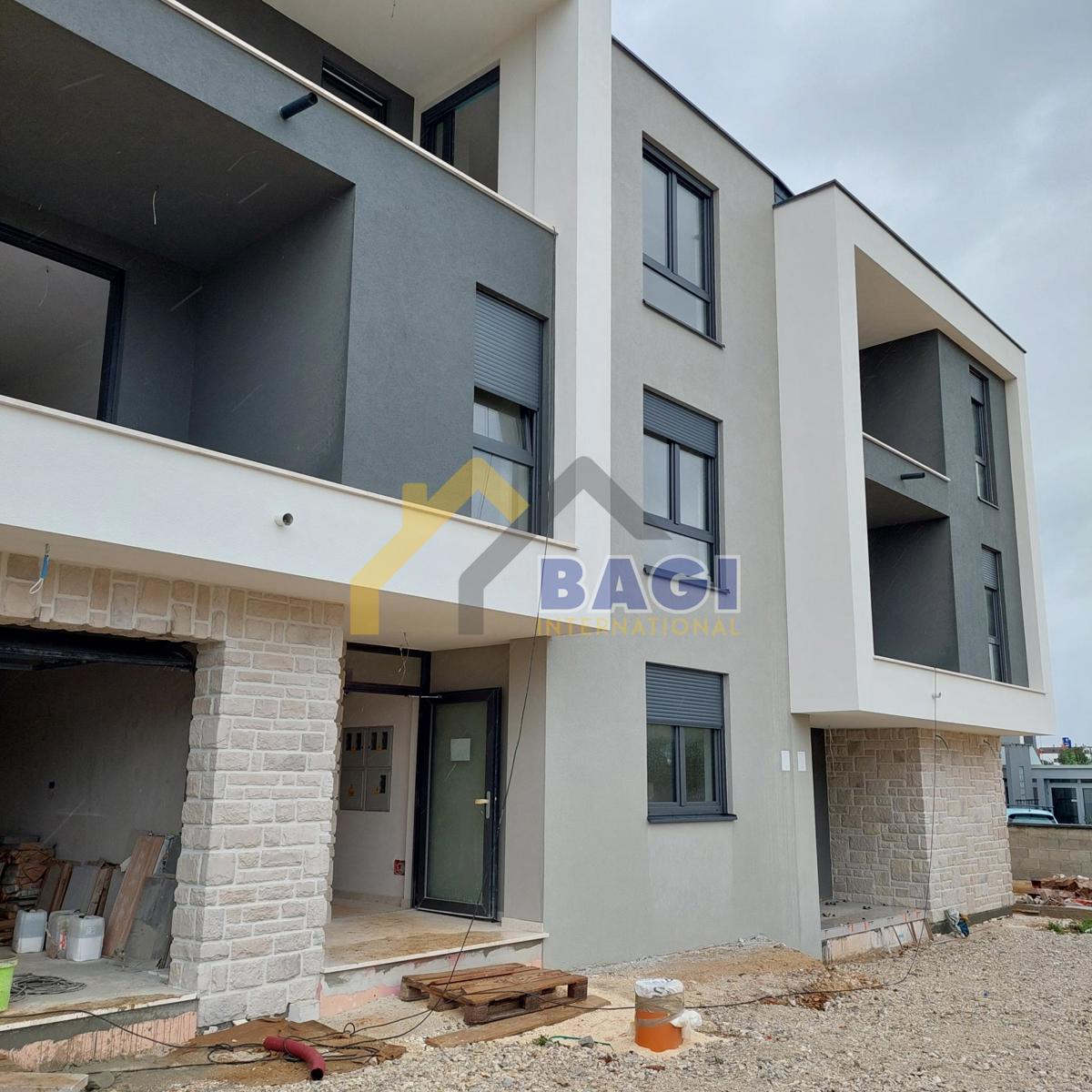 Pula Stanovanje 63,58 m2 - Dve spalnici + 2 parkirni mesti