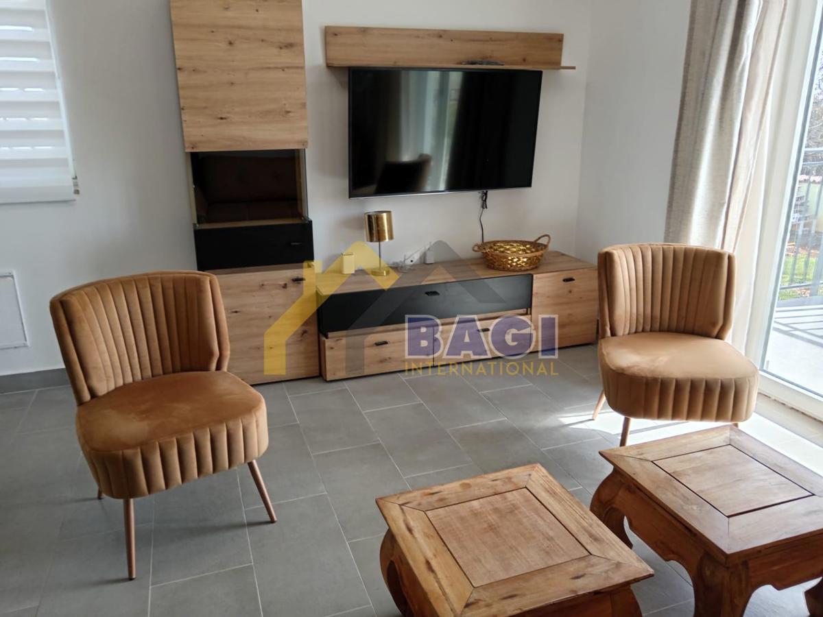 Stanovanje v bližini Pule 85m2 - dve parkirni mesti - skupni vrt