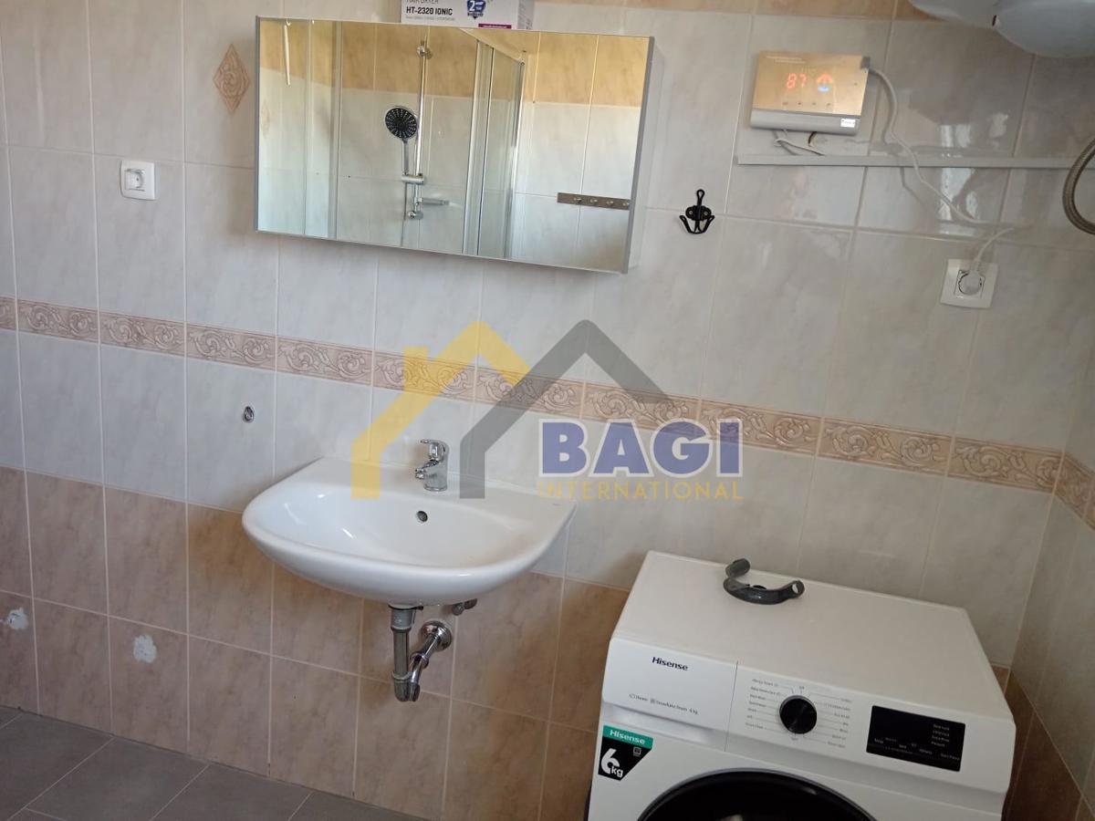 Stanovanje v bližini Pule 85m2 - dve parkirni mesti - skupni vrt