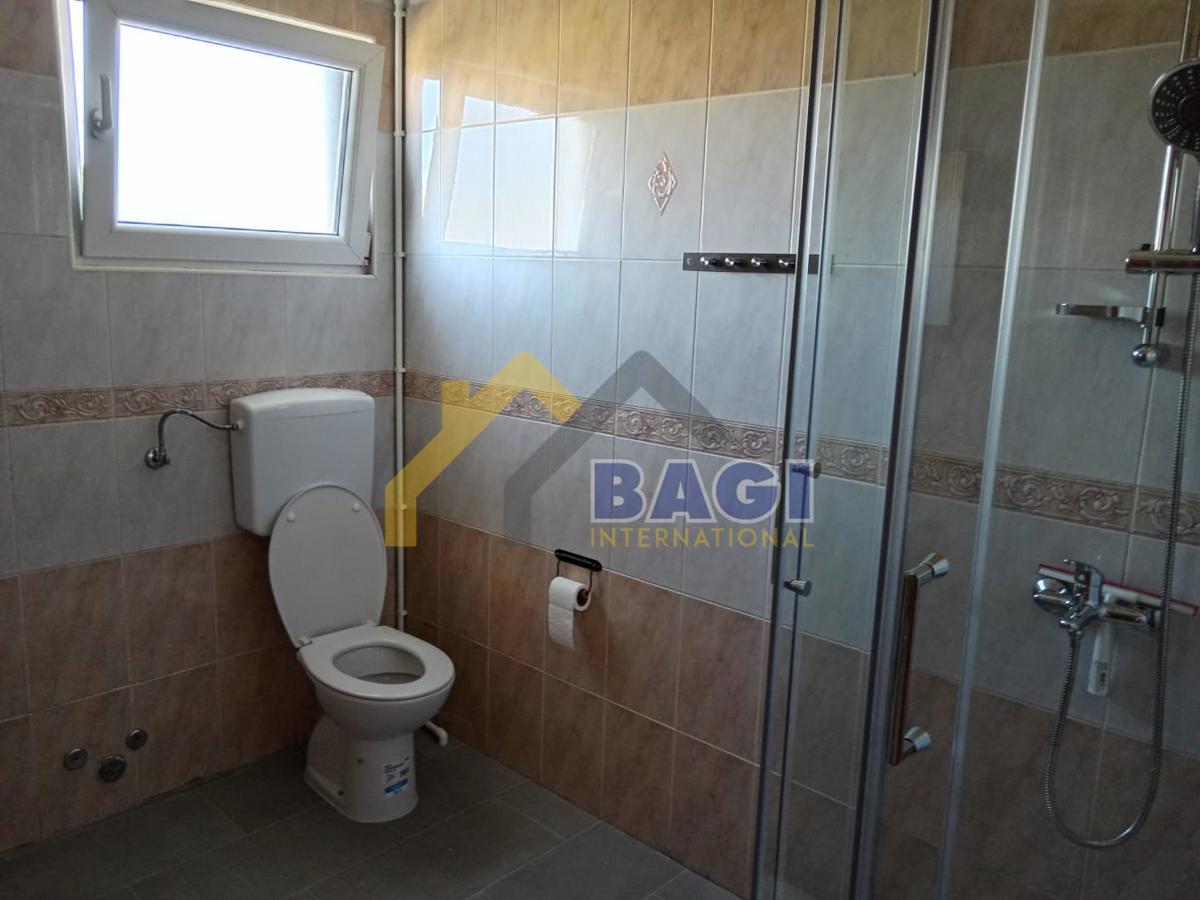 Stanovanje v bližini Pule 85m2 - dve parkirni mesti - skupni vrt