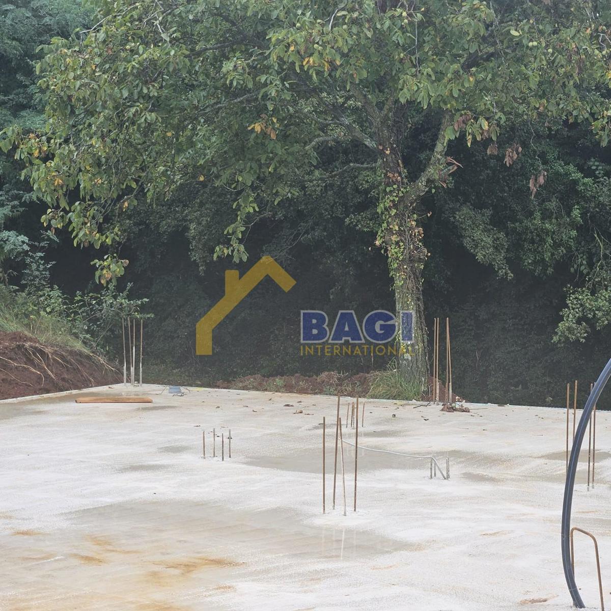 Zemljišče z gradbenim dovoljenjem - SUTIVANAC