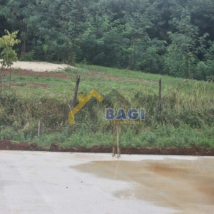 Zemljišče z gradbenim dovoljenjem - SUTIVANAC