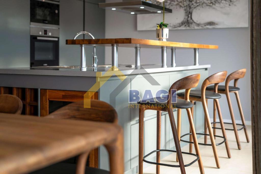 Ekskluzivna vila z bazenom, wellnessom in jacuzzijem – Poreč