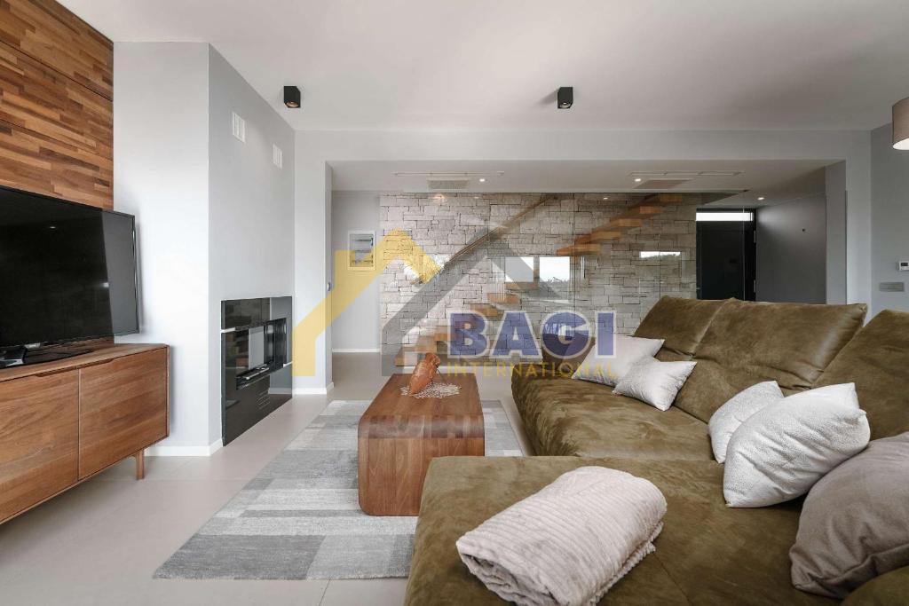 Ekskluzivna vila z bazenom, wellnessom in jacuzzijem – Poreč