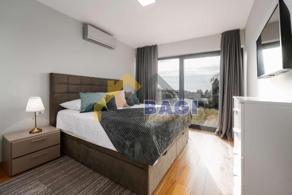 Ekskluzivna vila z bazenom, wellnessom in jacuzzijem – Poreč