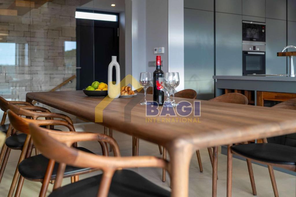 Ekskluzivna vila z bazenom, wellnessom in jacuzzijem – Poreč