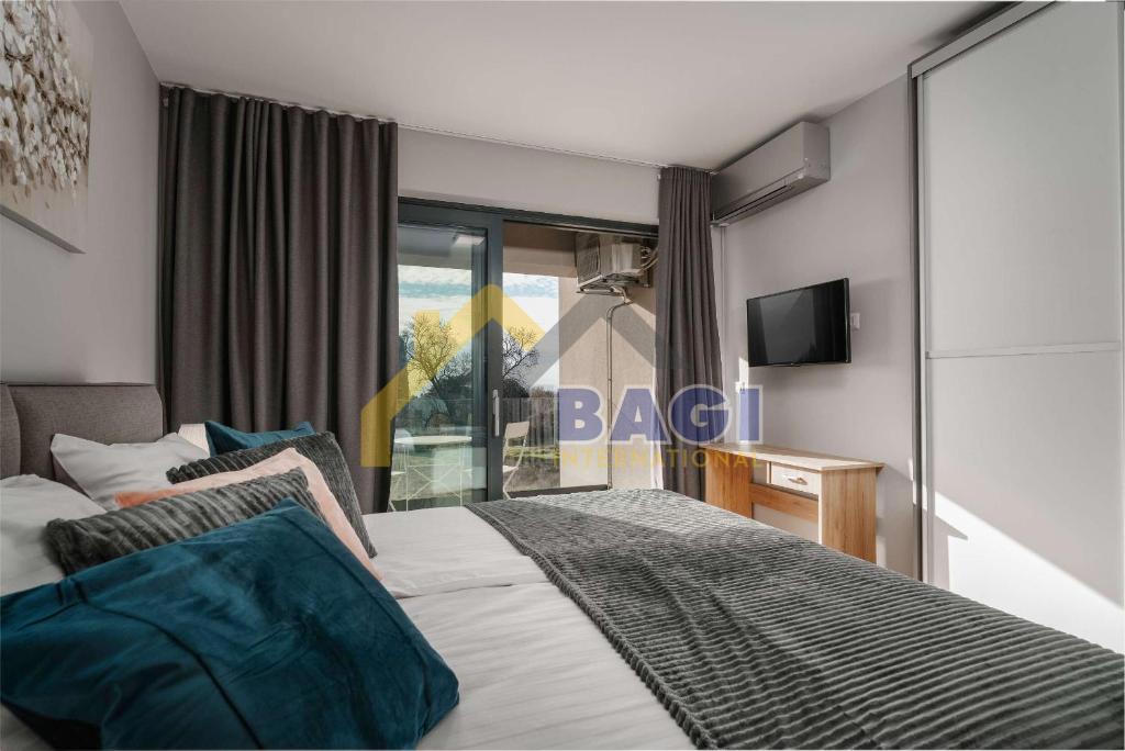 Ekskluzivna vila z bazenom, wellnessom in jacuzzijem – Poreč