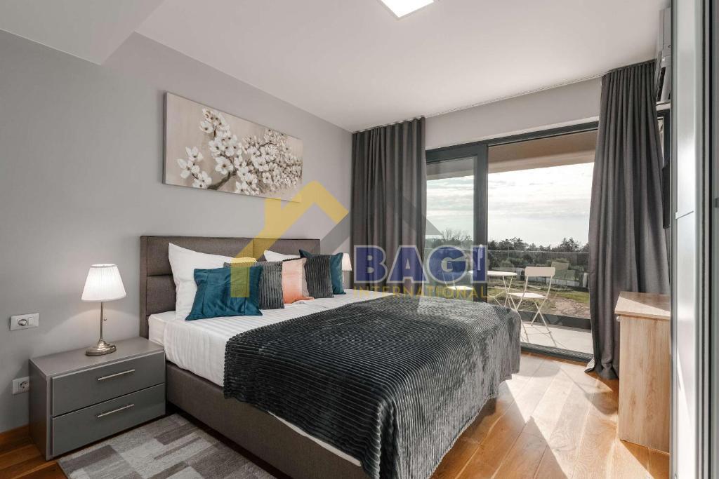 Ekskluzivna vila z bazenom, wellnessom in jacuzzijem – Poreč