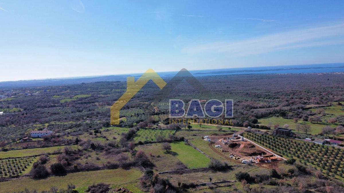 VRHUNSKA LOKACIJA - Gradbena parcela s pogledom na morje!!!