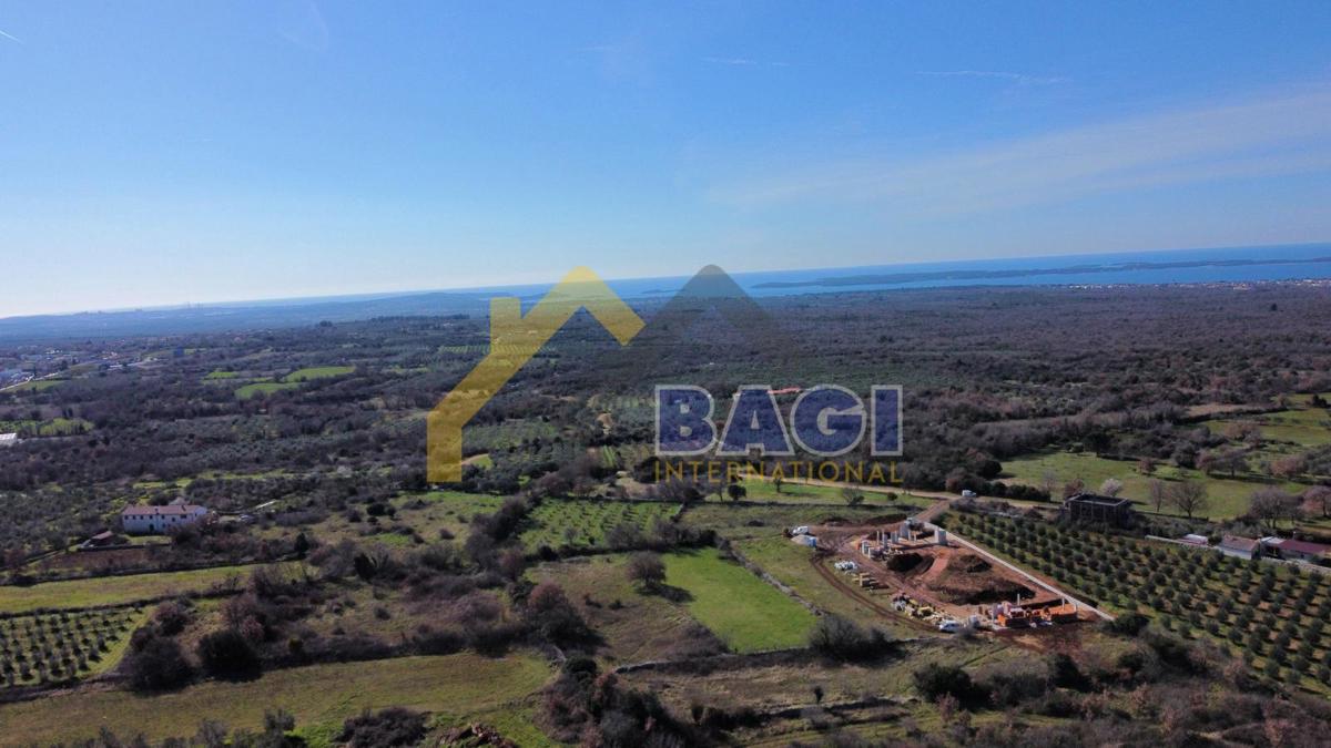 VRHUNSKA LOKACIJA - Gradbena parcela s pogledom na morje!!!