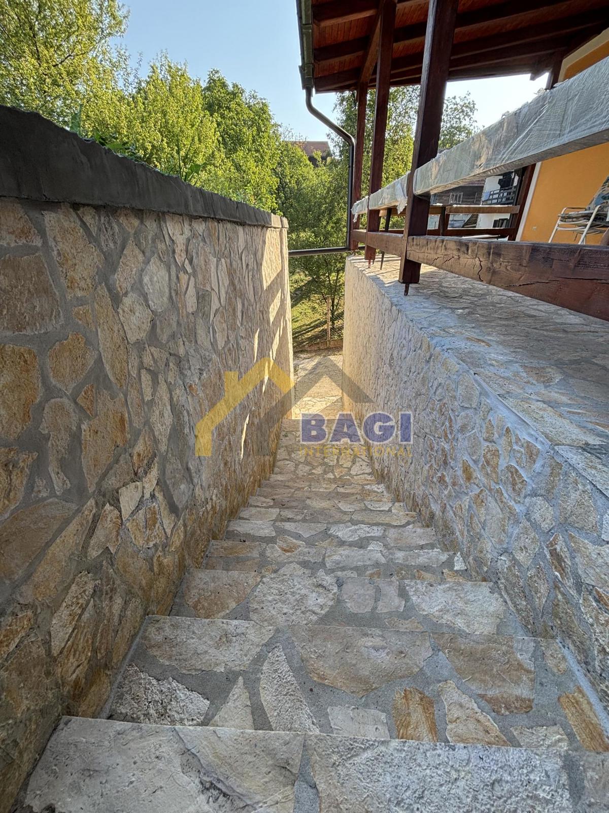 Hiša Kraj Donji, Marija Gorica, 560m2