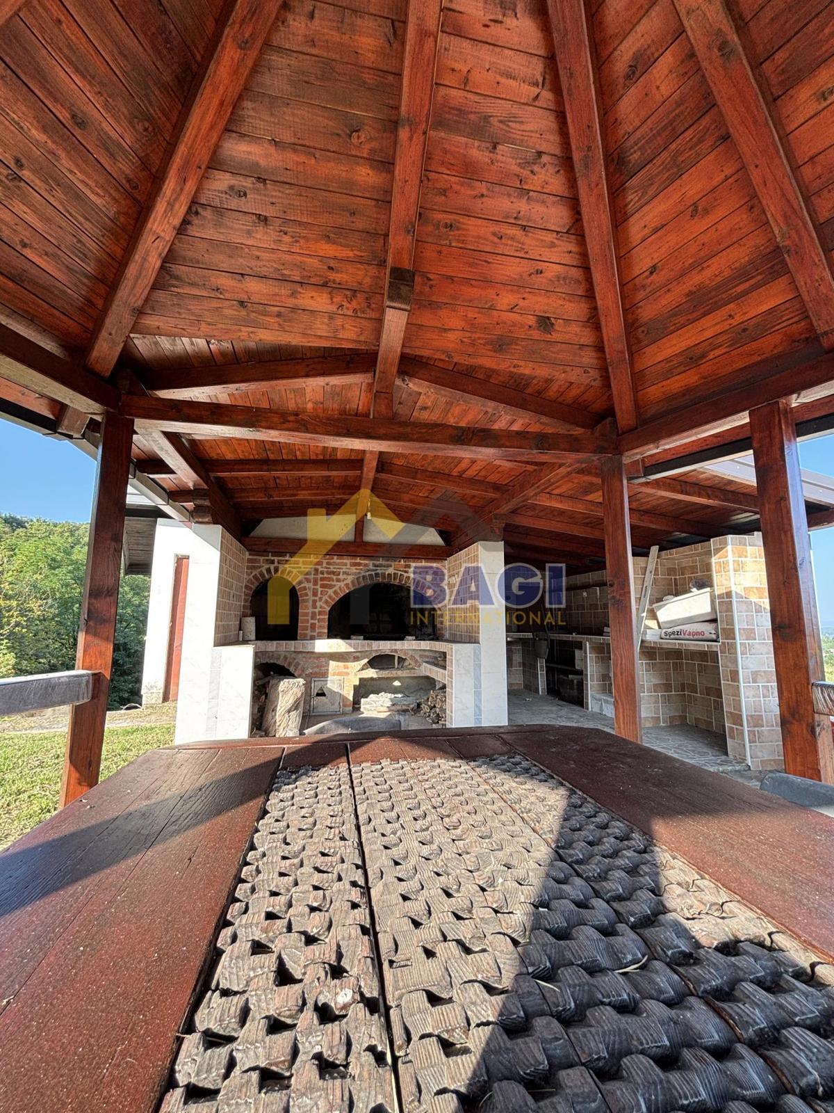 Hiša Kraj Donji, Marija Gorica, 560m2