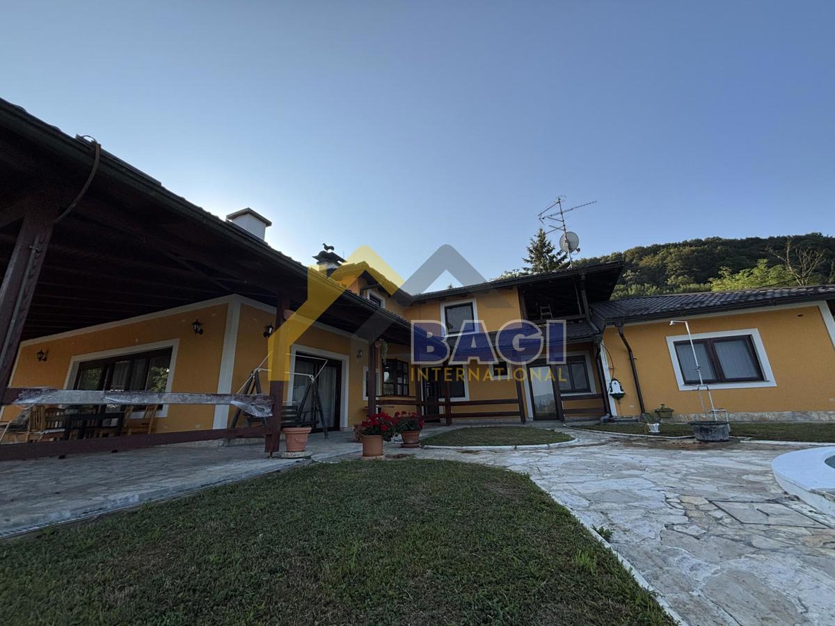 Hiša Kraj Donji, Marija Gorica, 560m2