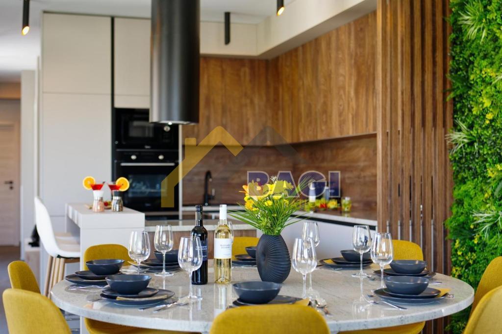 Prodamo-Istra-Luksuzna Vila-Loborika-Marčana