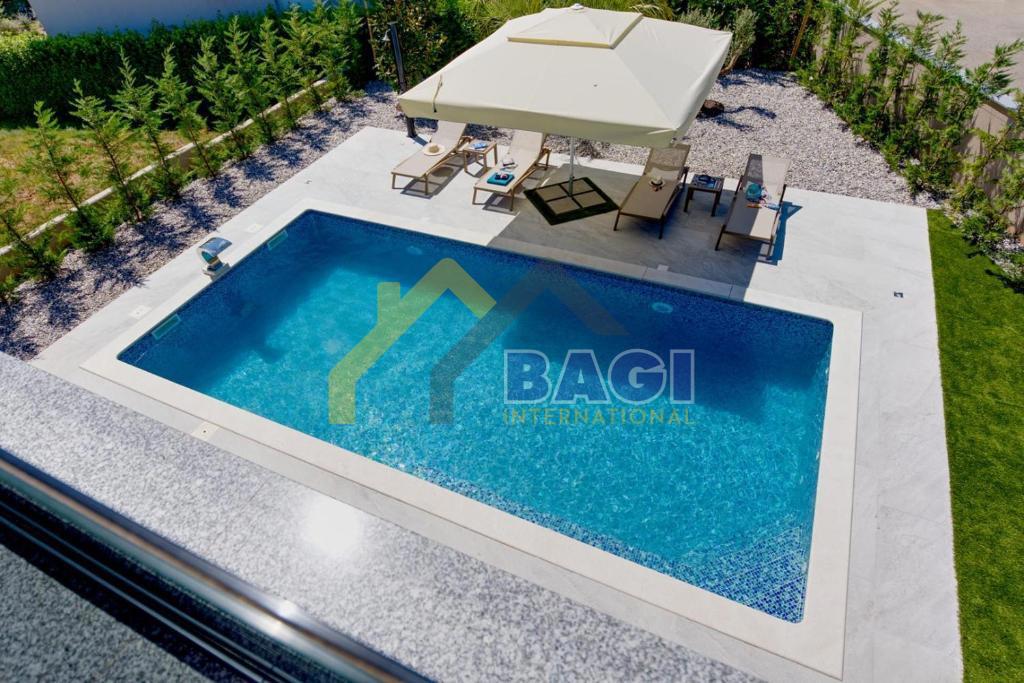 Prodamo-Istra-Luksuzna Vila-Loborika-Marčana