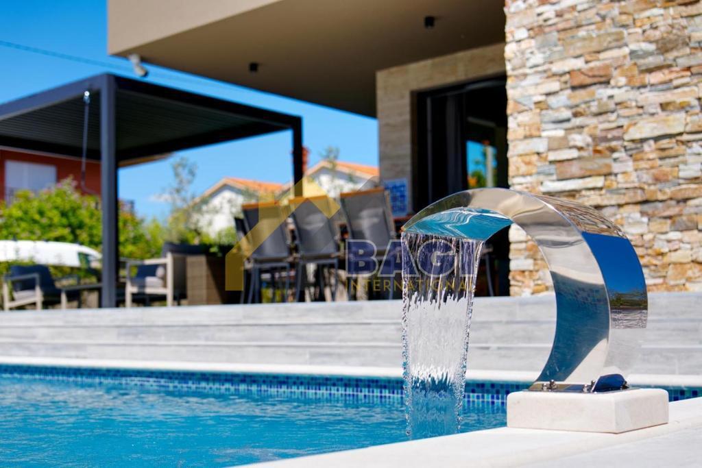 Prodamo-Istra-Luksuzna Vila-Loborika-Marčana