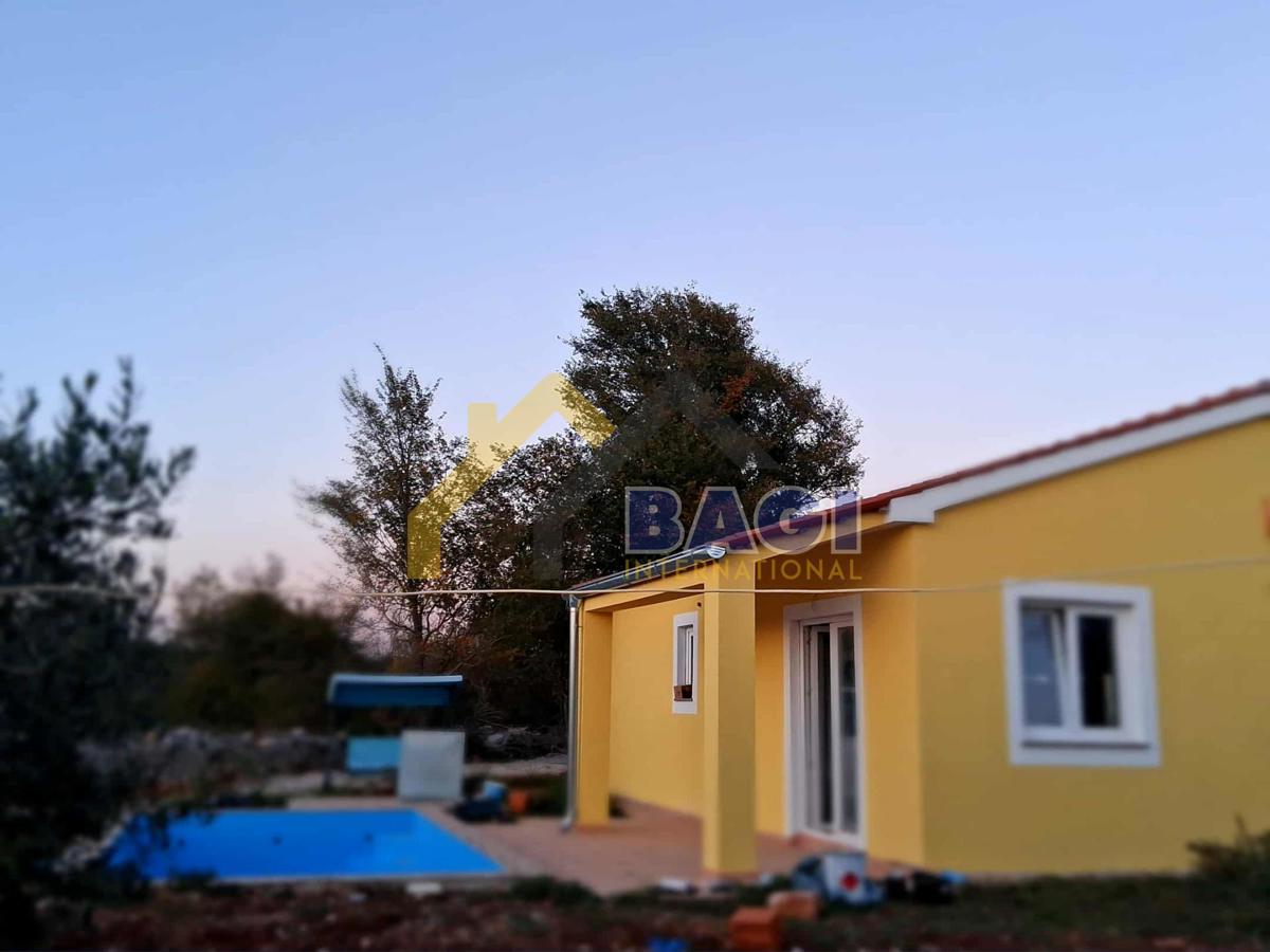PRODAJA ISTRA PRITLIČNA HIŠA Z BAZENOM, NOVOZGRAJENA