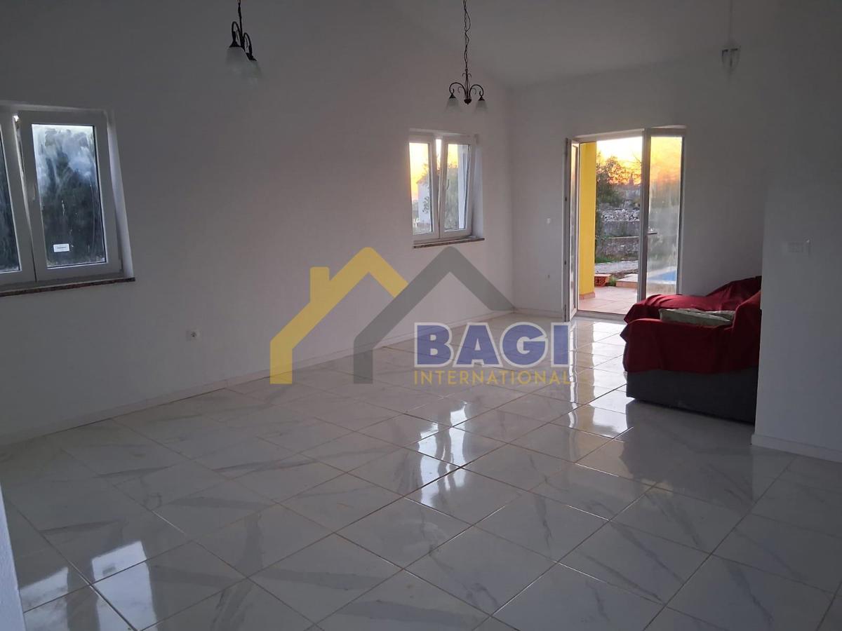 PRODAJA ISTRA PRITLIČNA HIŠA Z BAZENOM, NOVOZGRAJENA