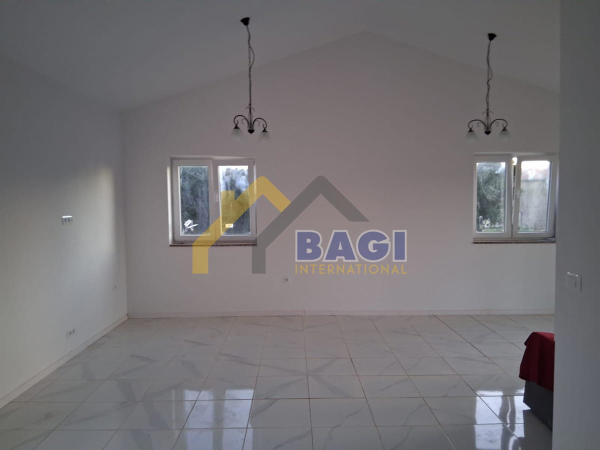 PRODAJA ISTRA PRITLIČNA HIŠA Z BAZENOM, NOVOZGRAJENA