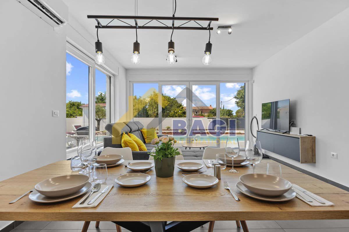 Svetvinčenat, Štokovci - moderna vila