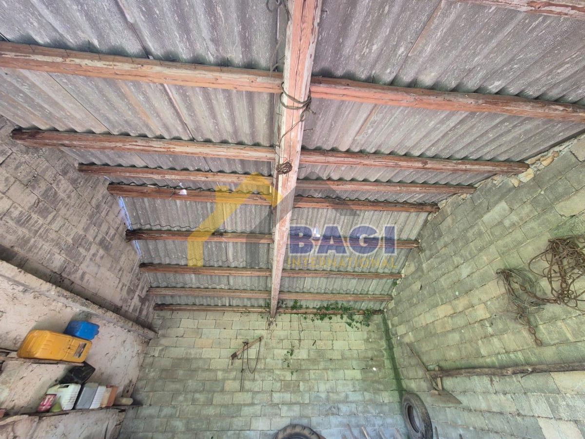 KANFANAR - DVE GRADBENI PARCELI S STARO STAVBO