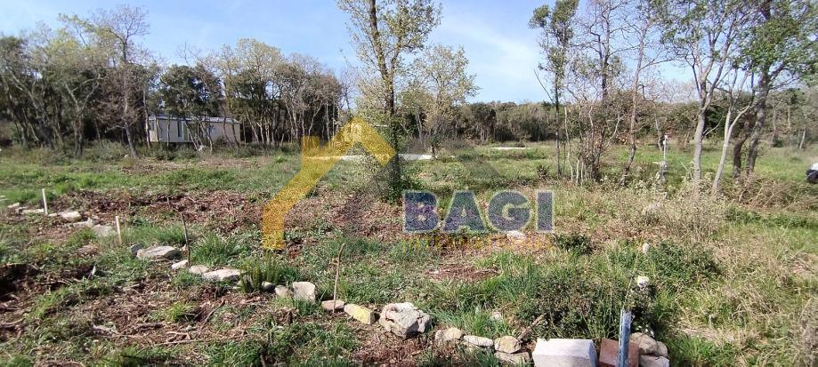 Peroj – Kmetijsko zemljišče 625 m²