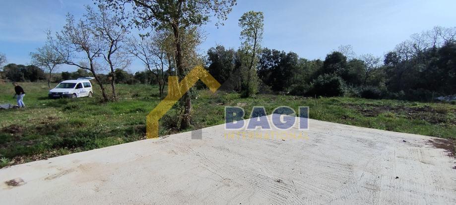 Peroj – Kmetijsko zemljišče 625 m²