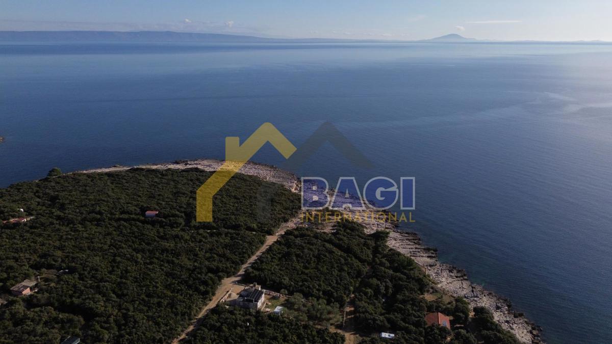 KAVRAN - zemljišče 1. vrsta do morja