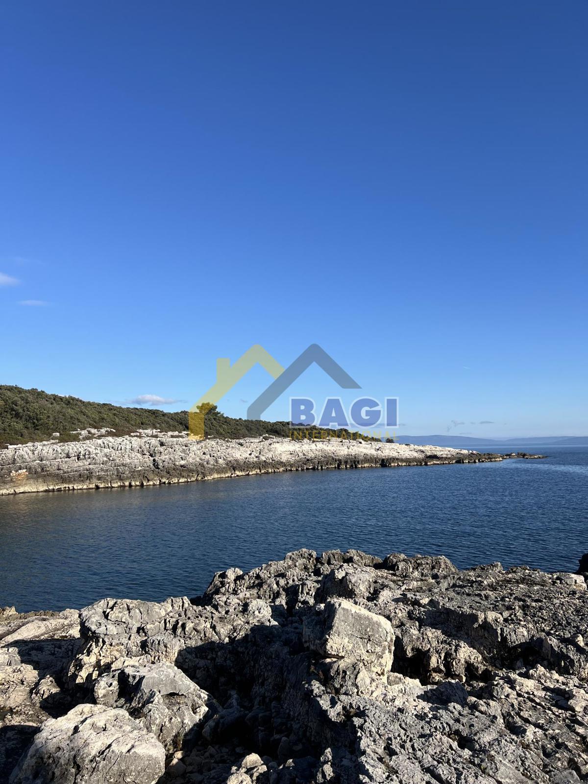 KAVRAN - zemljišče 1. vrsta do morja