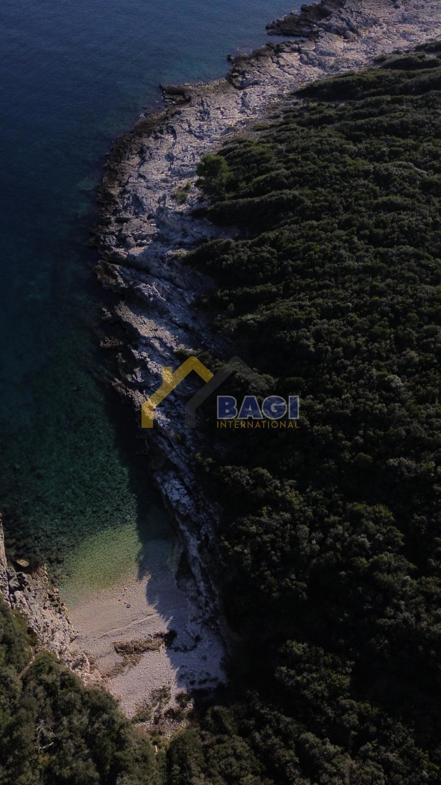 KAVRAN - zemljišče 1. vrsta do morja