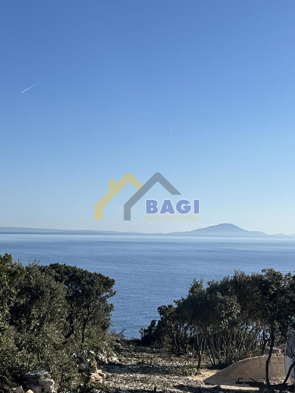 KAVRAN - zemljišče 1. vrsta do morja