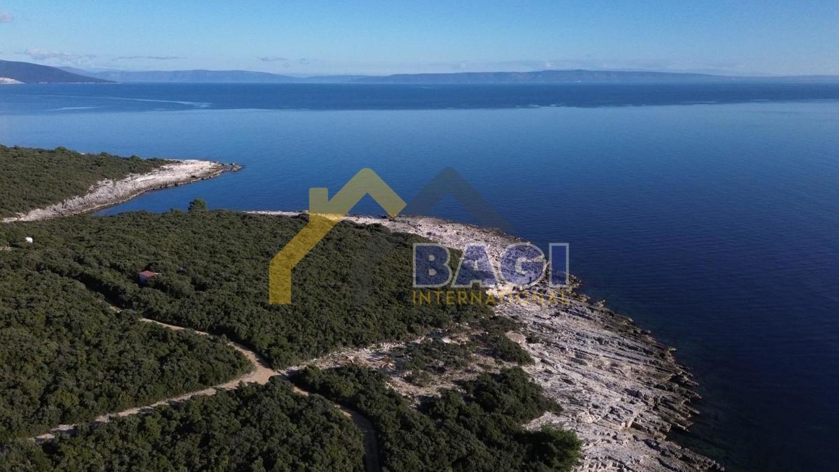 KAVRAN - zemljišče 1. vrsta do morja