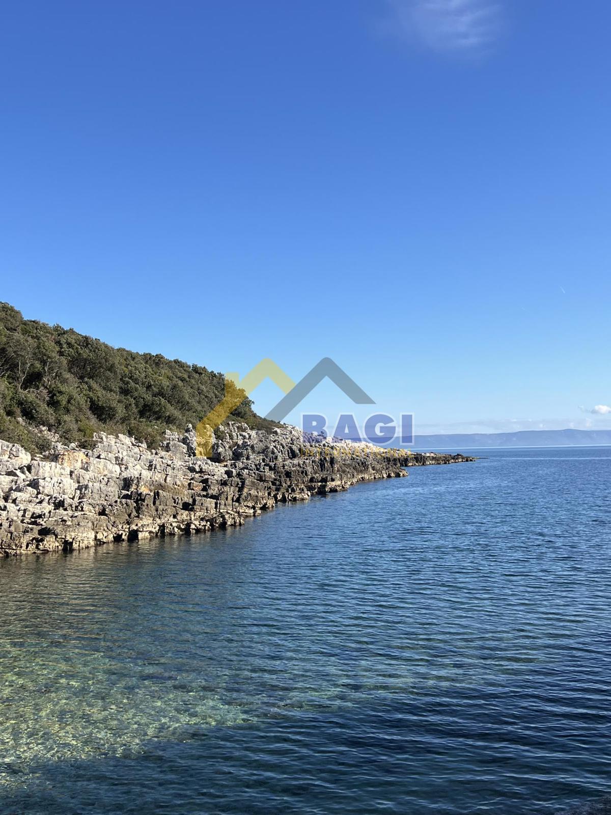 KAVRAN - zemljišče 1. vrsta do morja