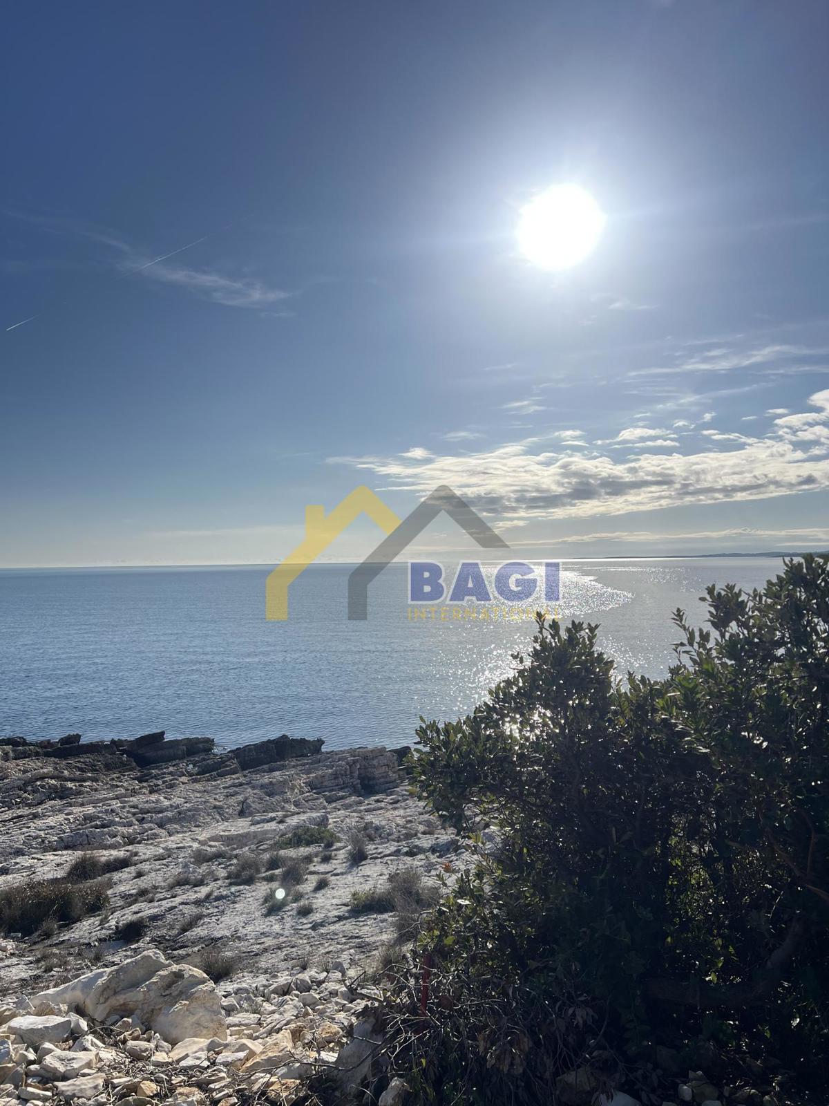 KAVRAN - zemljišče 1. vrsta do morja