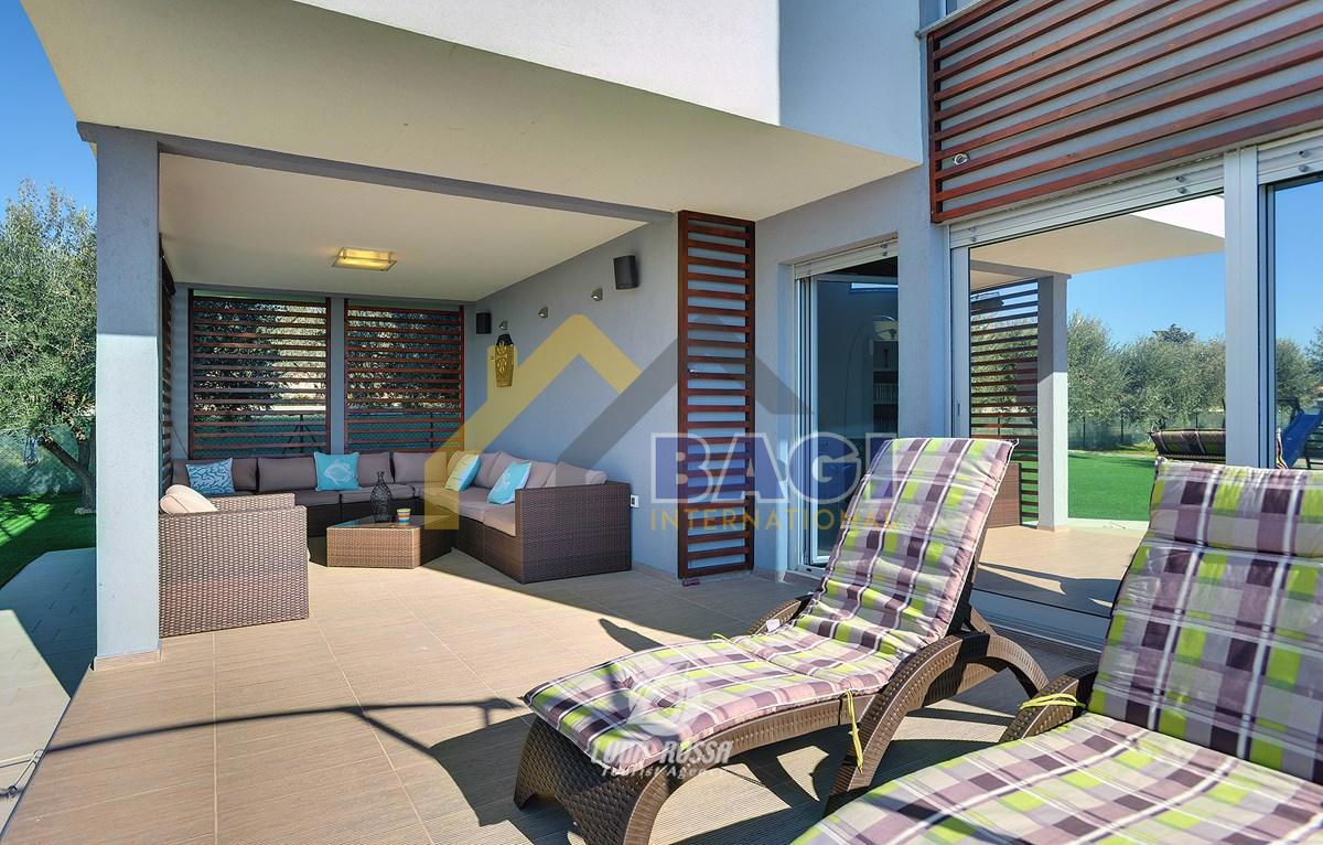 VODNJAN - čudovita vila z oljčnim nasadom