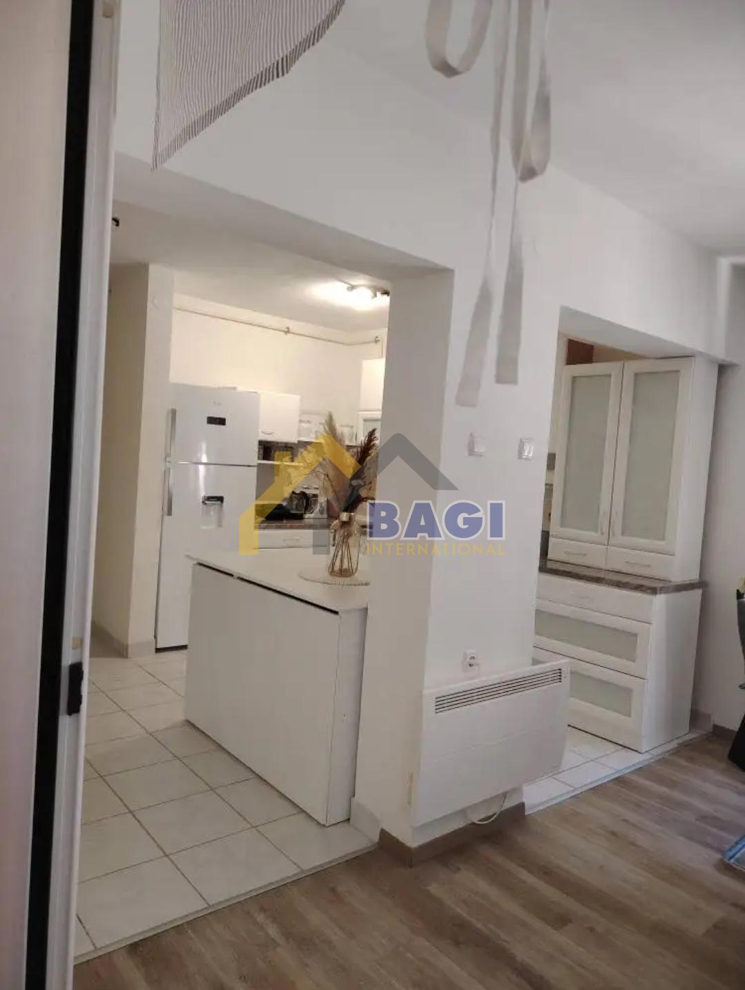 PULA PROSTORNO STANOVANJE S TREMI SPALNICAMI 96m2