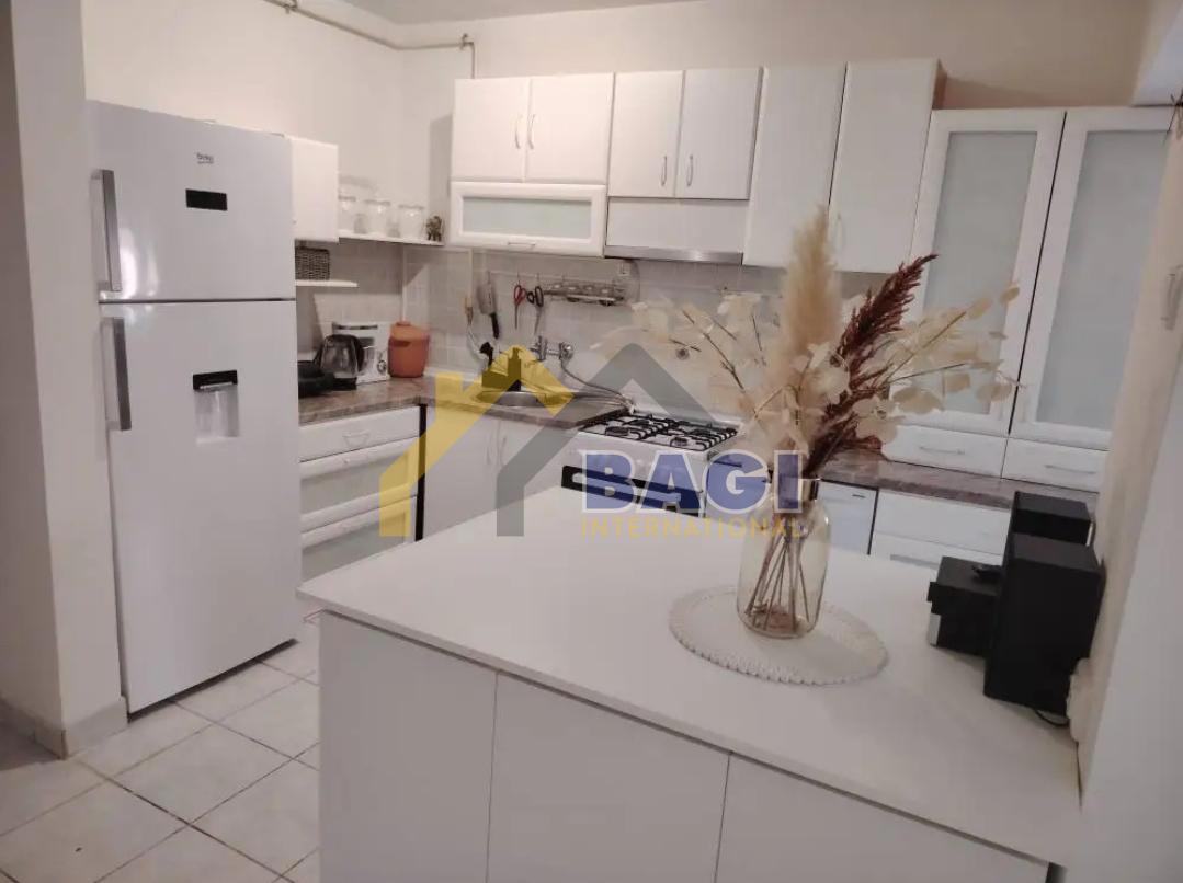 PULA PROSTORNO STANOVANJE S TREMI SPALNICAMI 96m2