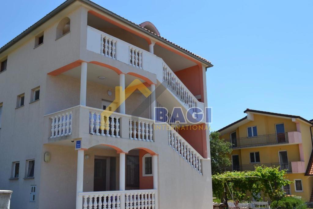 PRODAJA APARTMAJSKA HIŠA ŠTINJAN 4 APARTMAJI