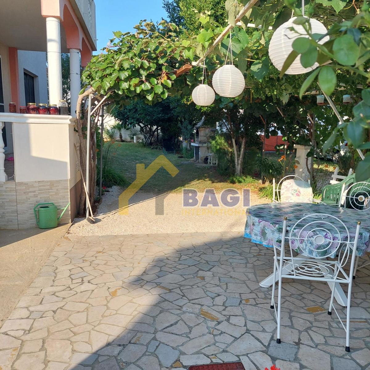 PRODAJA APARTMAJSKA HIŠA ŠTINJAN 4 APARTMAJI