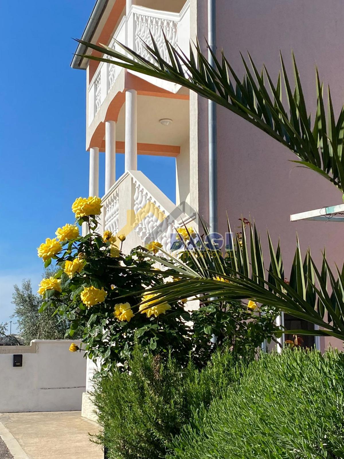 PRODAJA APARTMAJSKA HIŠA ŠTINJAN 4 APARTMAJI