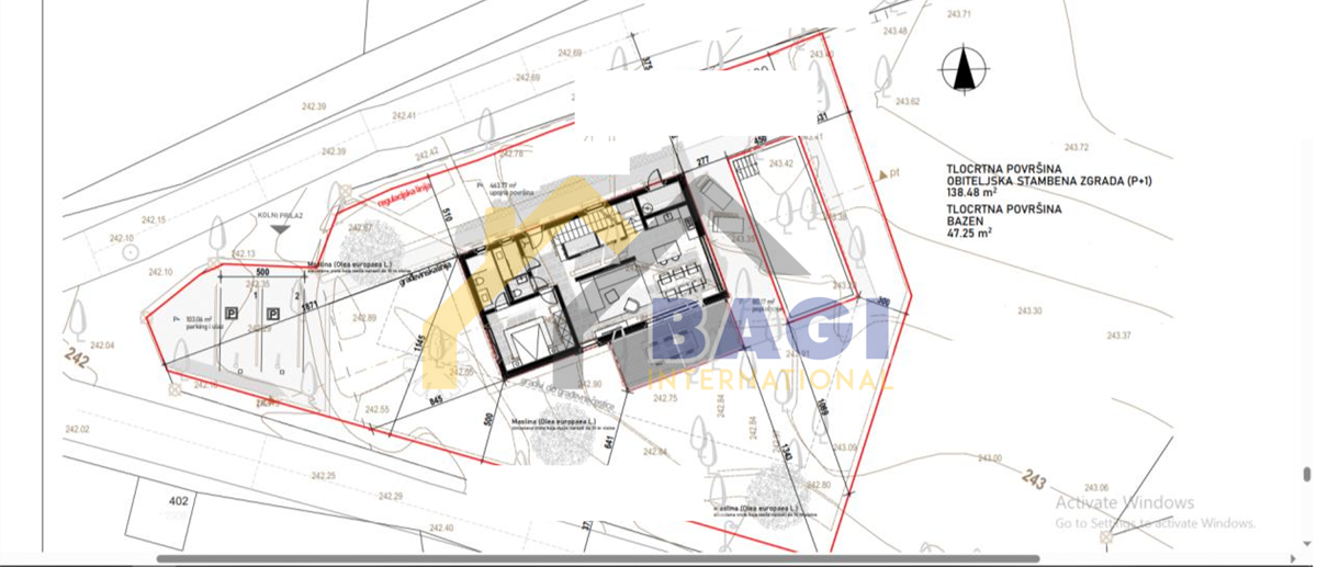 GRADBENO ZEMLJIŠČE V OKOLICI POREČA Z GRADBENIM DOVOLJENJEM