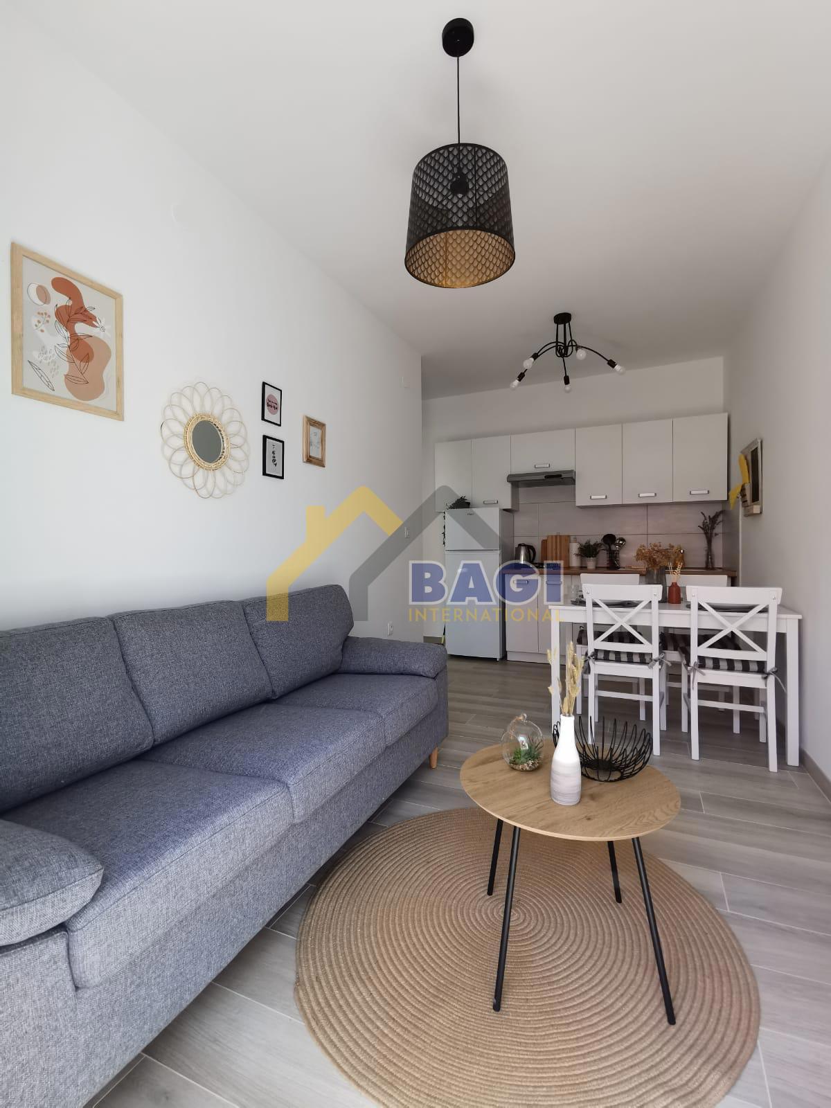 PULA DVOSOBNO STANOVANJE 53m2 IN 50m2 DVORIŠČA