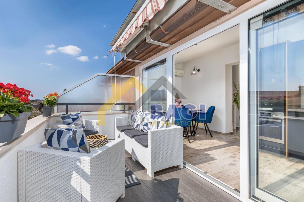 VALBANDON - dvoetažni apartma blizu morja