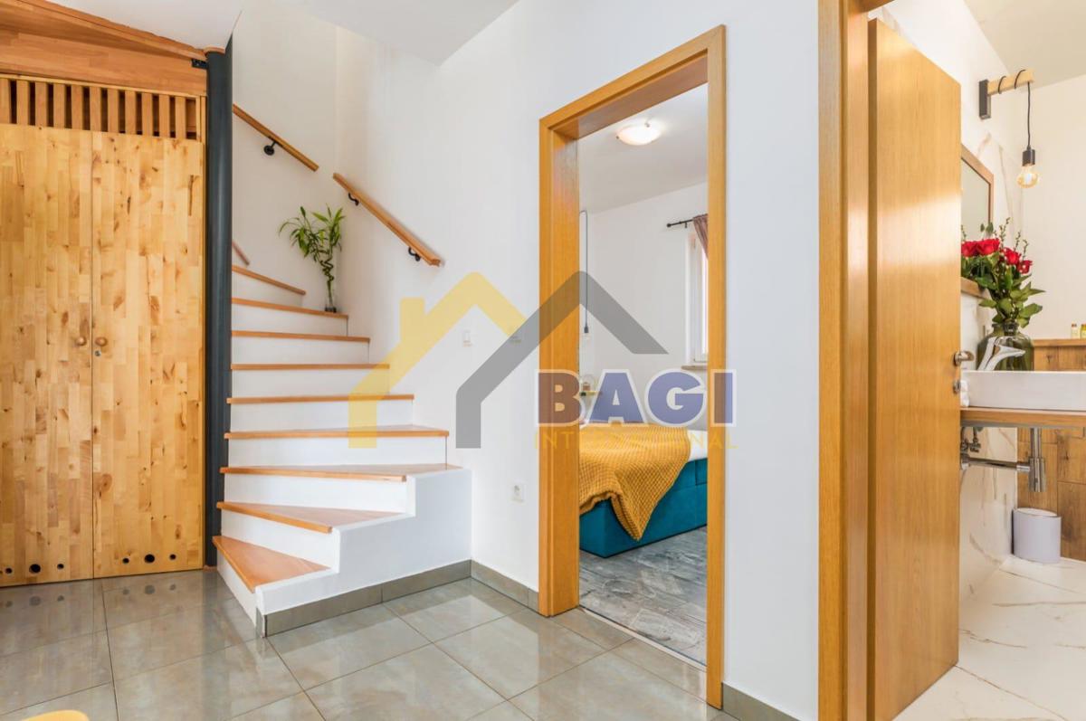 VALBANDON - dvoetažni apartma blizu morja