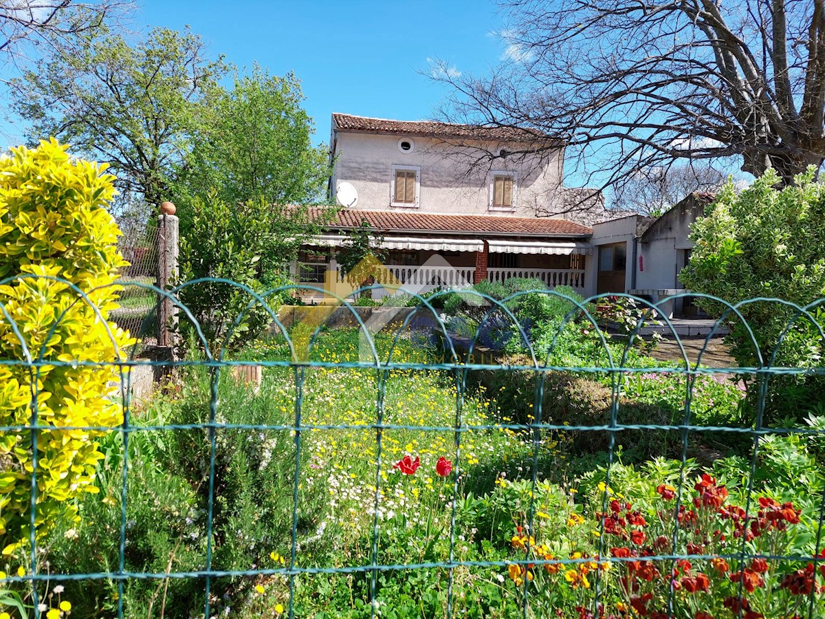 Hiša Marasi, Sveti Lovreč, 210m2