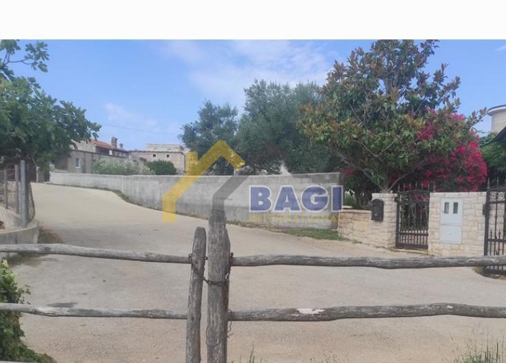 VRHUNSKA gradbena parcela 1410m2 s pogledom na morje