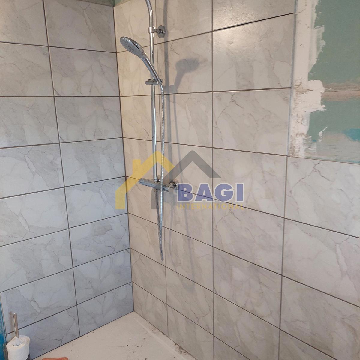 Pula-Valdenaga 2 apartmaja v Rohbau-2 parkirni mesti