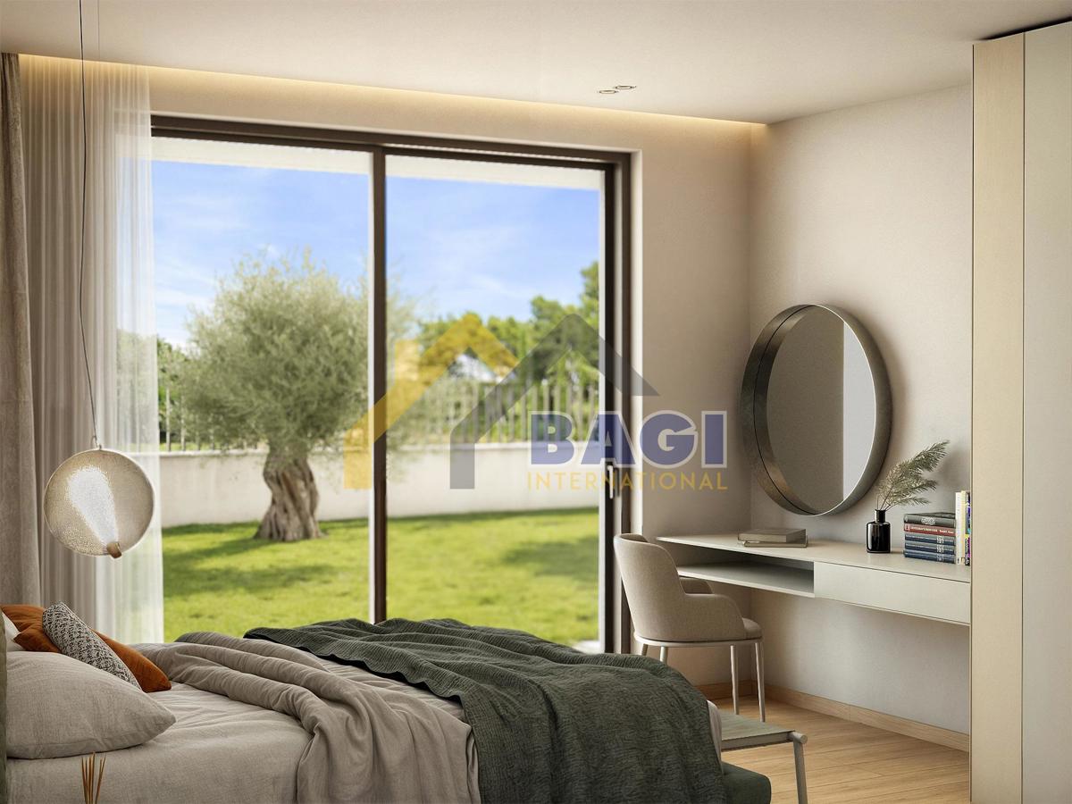 ROVINJ - VISOKOKAKOVOSTNO LUKSUZNO APARTMA Z BAZENOM IN VRTOM